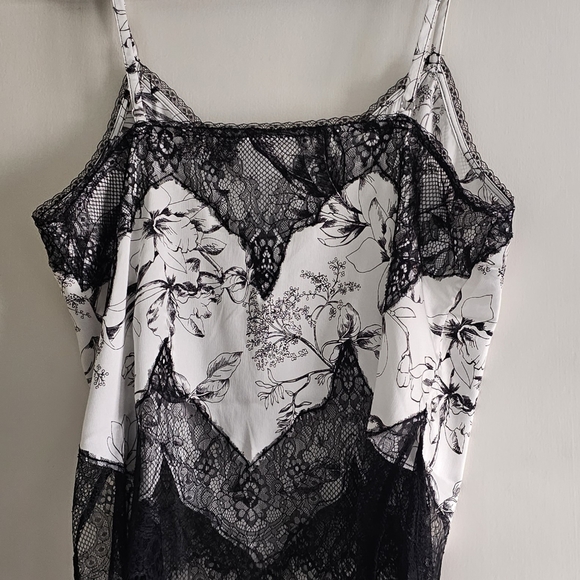 White House Black Market SL Lace Trim Floral Cami Size M - Picture 6 of 6
